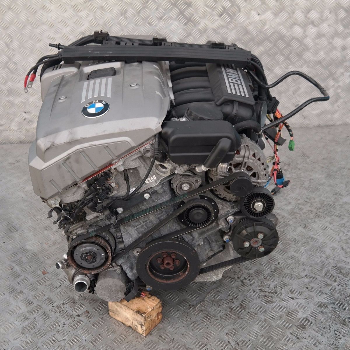 BMW E60 E61 E90 E91 Bare Engine 523i 525i 323i 325i N52 N52B25A 72k m, WARRANTY