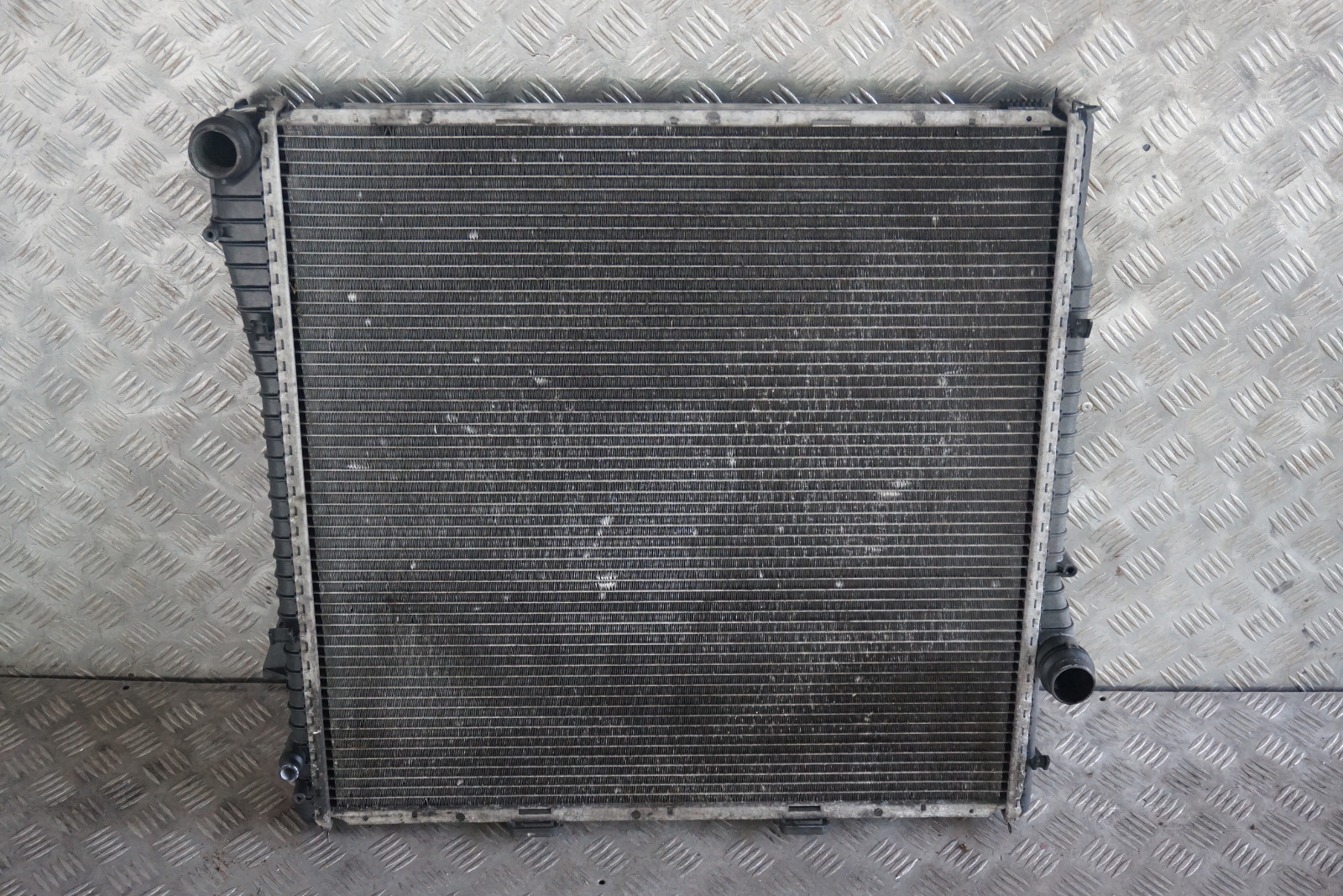 BMW X5 Series E53 Engine Cooling Radiator Automatic Transmission 1439103