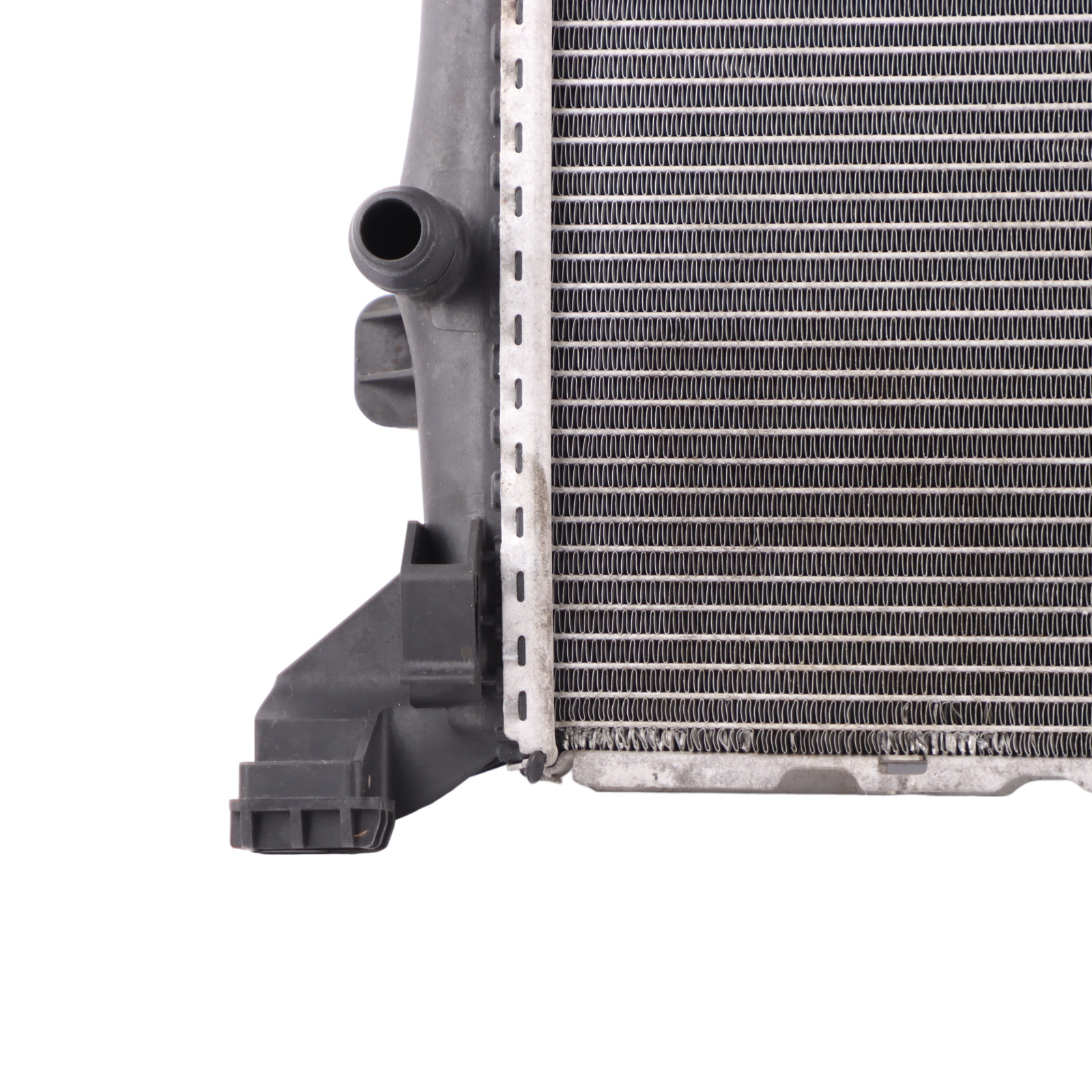 Mercedes X156 Engine Cooling Radiator Water Cooler A2465001403