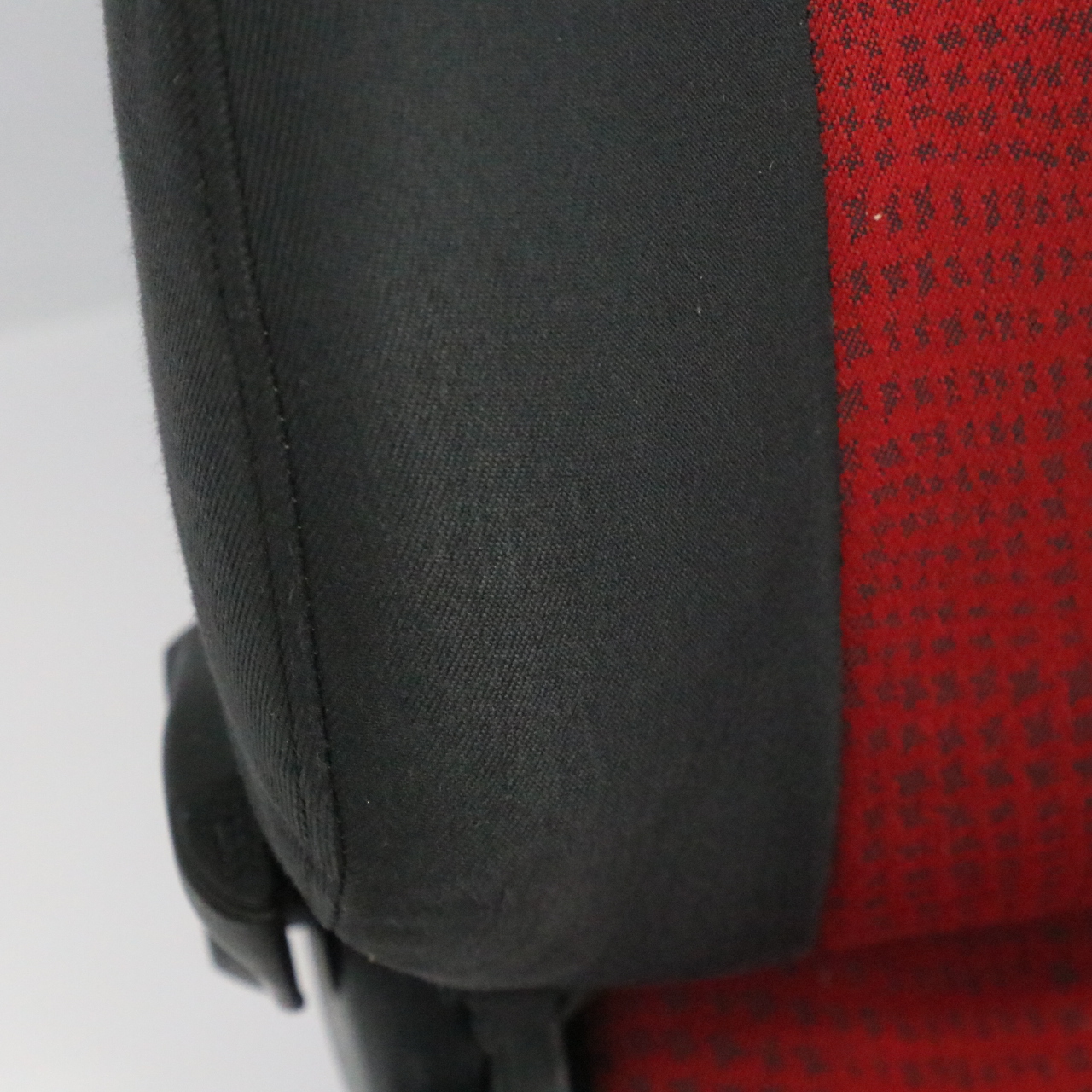 Mini R50 Front Right O/S Cloth / Fabric Cloth Seat Kaleido Red Interior