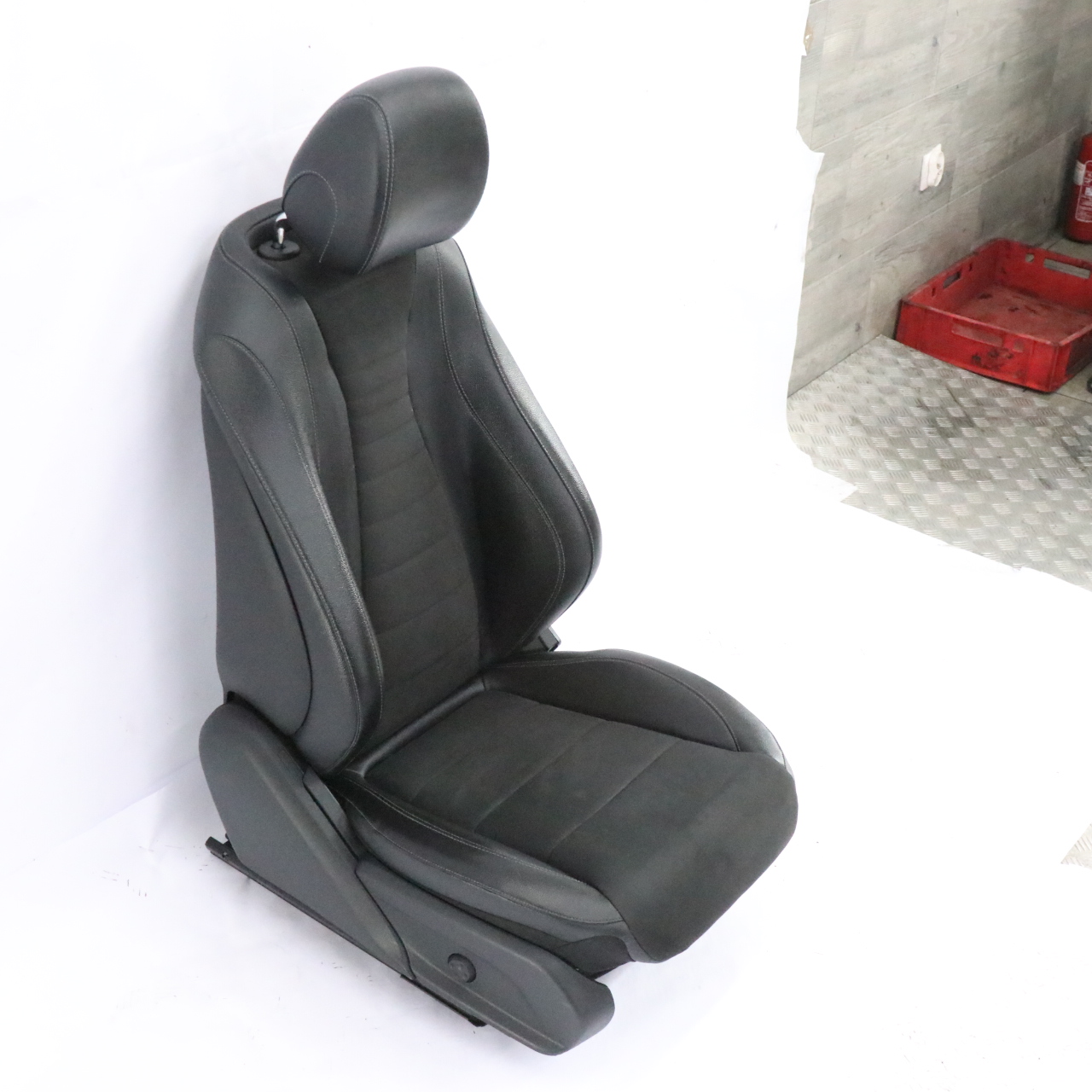 Mercedes W213 Front Seat Right O/S Heated Fabric Imiation Leather Black Memory