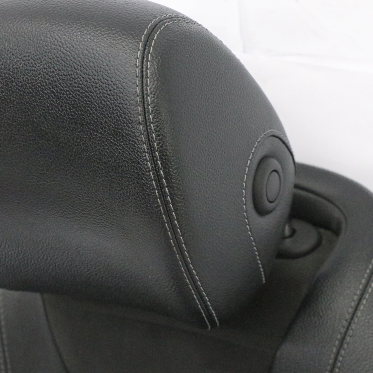 Mercedes W213 Front Seat Right O/S Heated Fabric Imiation Leather Black Memory