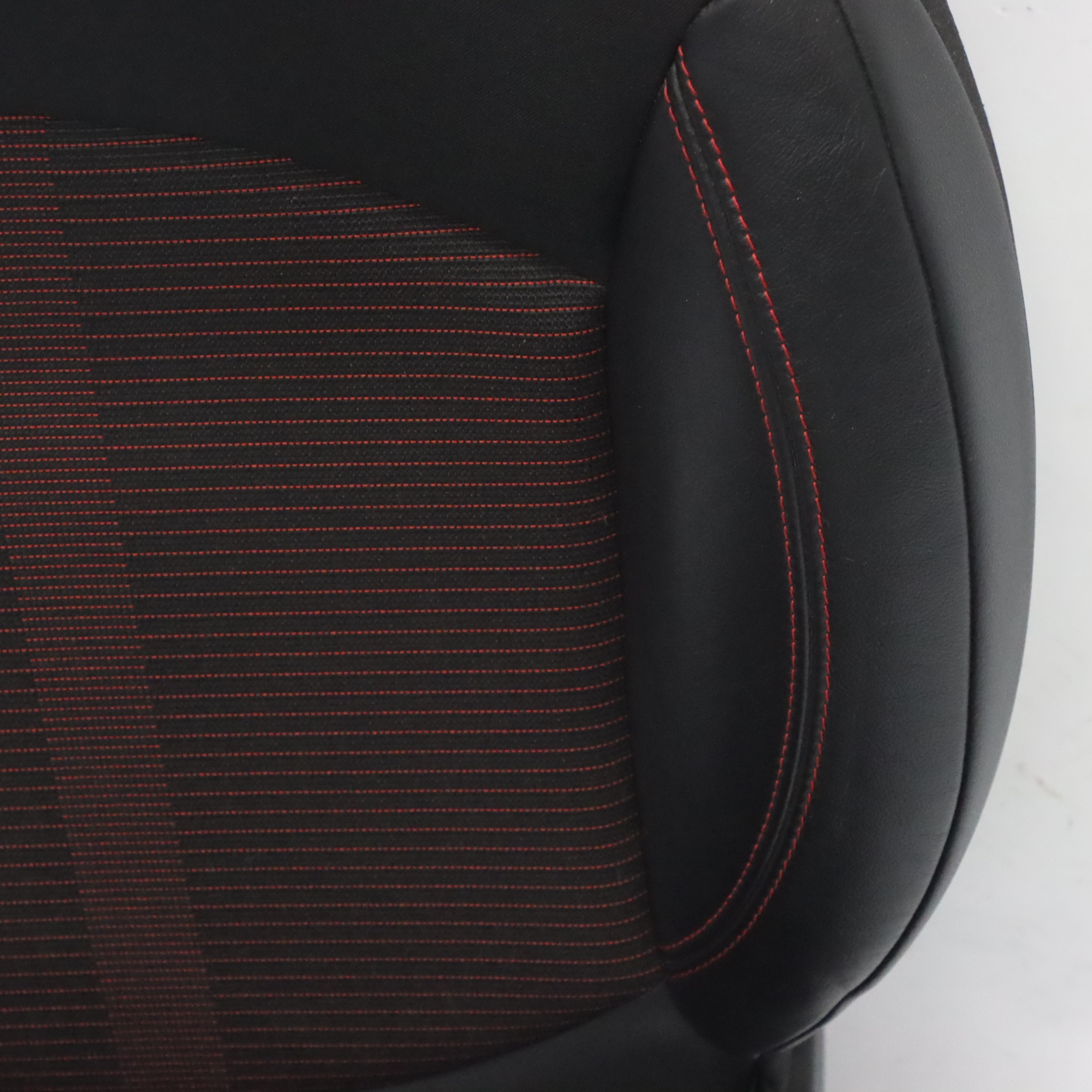 Mini R60 Countryman Seat Rear Right O/S Cloth Leather Parallel Lines Red