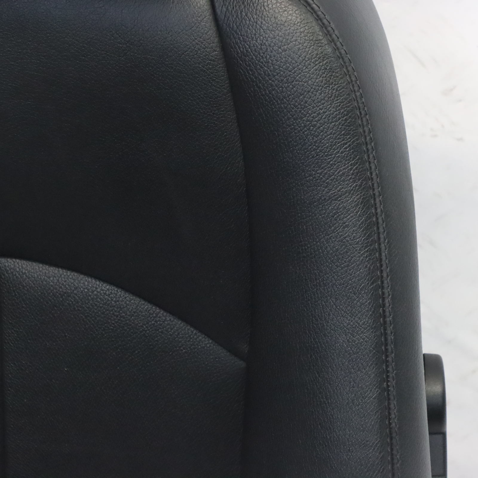 Mercedes W211 Seat Front Right O/S Interior Heated Leather Semi Aniline Black