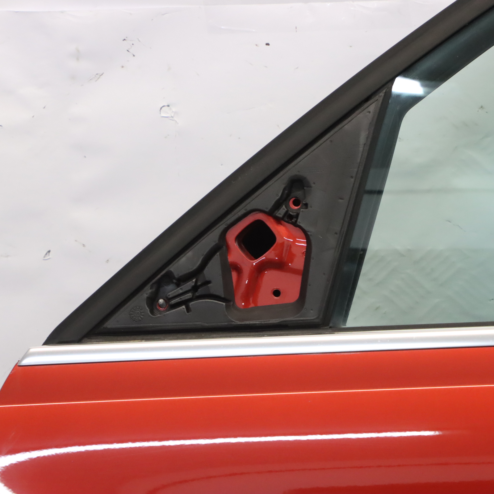 Audi Q5 8R Door Front Left N/S Covering Panel Volcano Red Metallic - Y3M