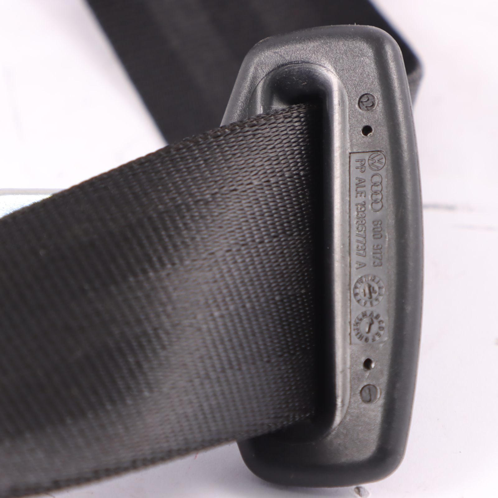 Audi Q5 8R Seat Safety Belt Rear Right Left N/O/S Black 8R0857805K