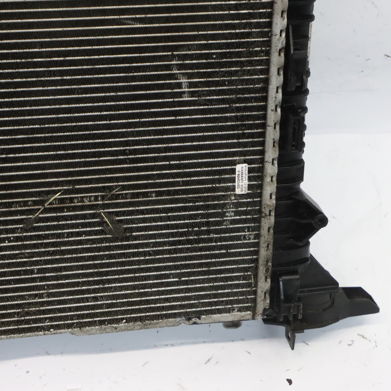 Audi A4 B8 2.0 TDI Diesel Motor Engine Coolant Radiator Intercooler 8K0121251T