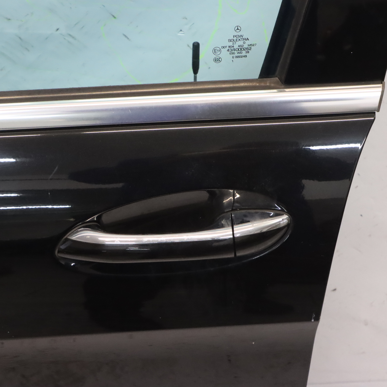 Mercedes W251 Door Front Left N/S Obsidian Black Metallic - 197