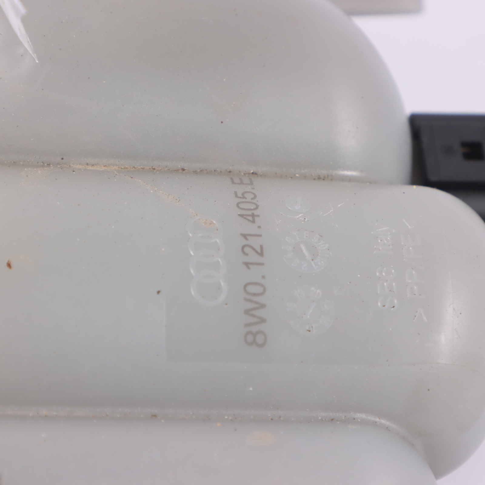 Audi A4 B9 A5 F5 Expansion Tank Water Coolant Bottle Reservoir 8W0121405E