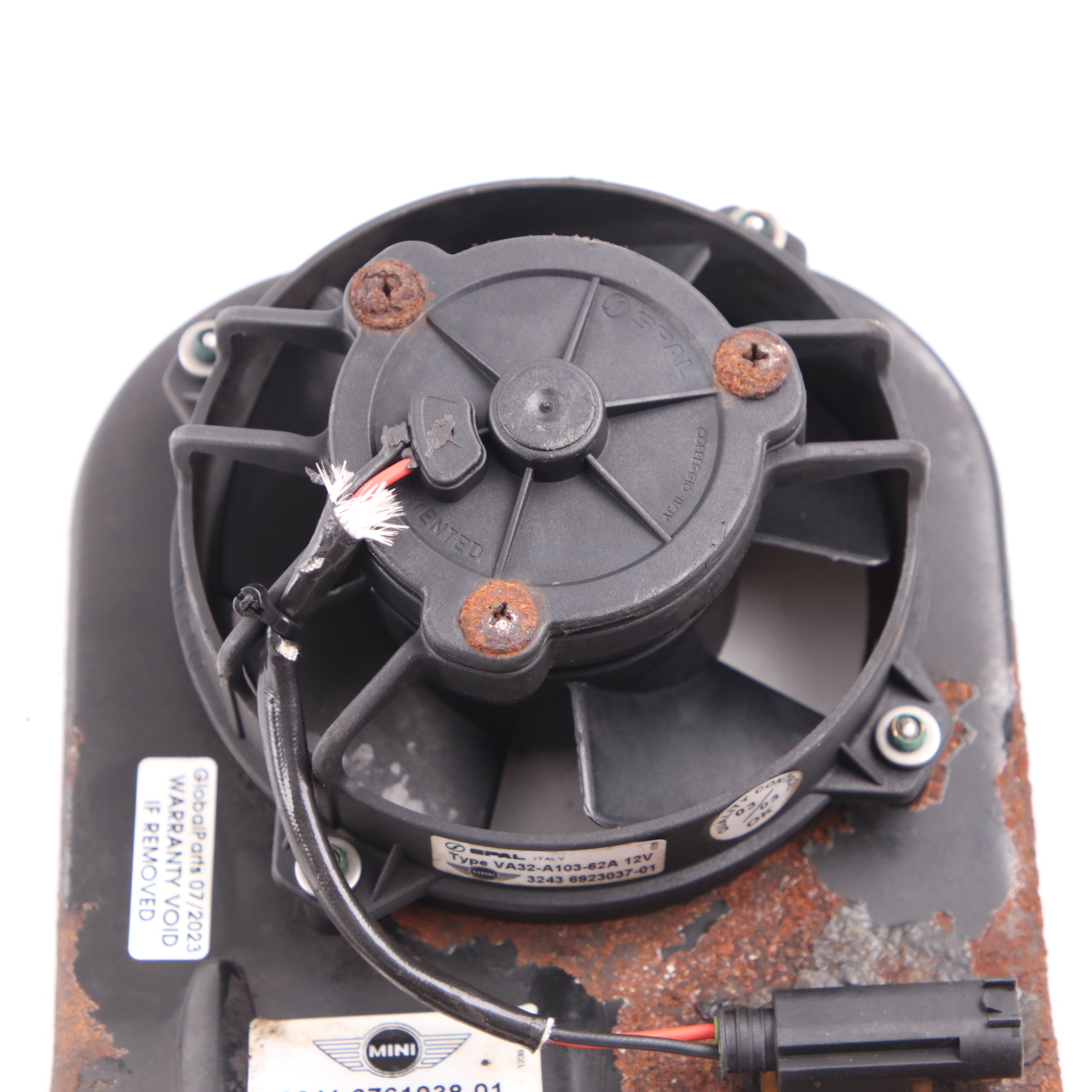 Mini R50 R52 R53 Fan With Protecting Grille Power Steering Pump 6761038