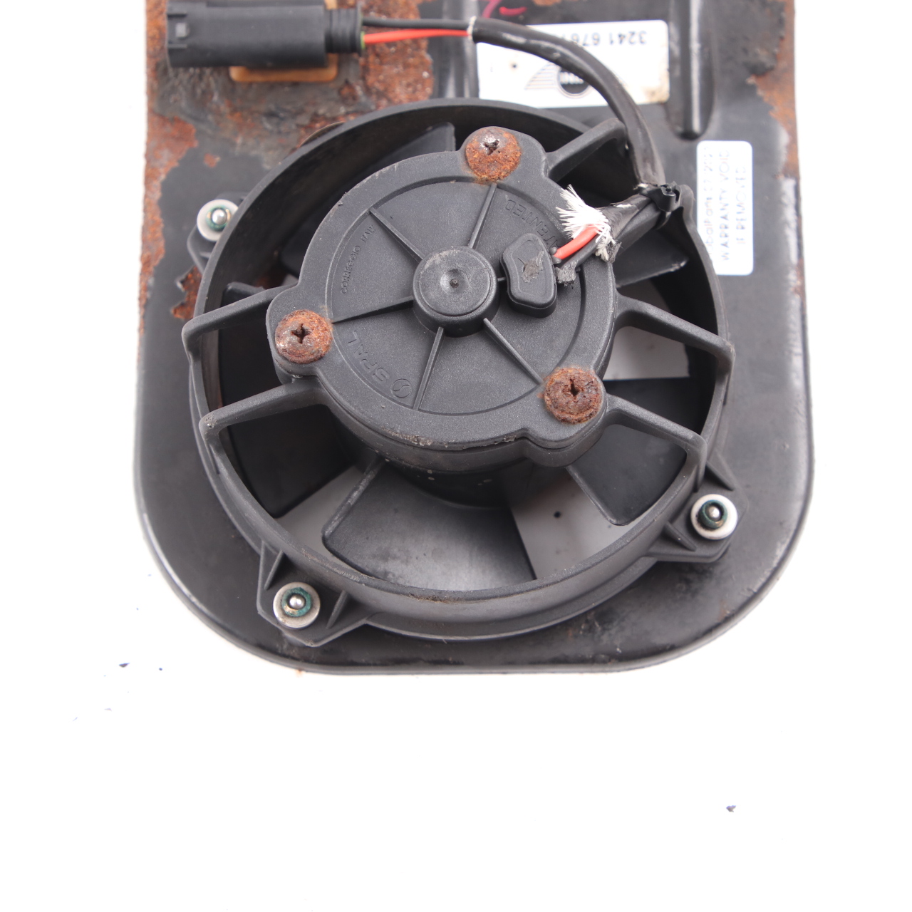 Mini R50 R52 R53 Fan With Protecting Grille Power Steering Pump 6761038