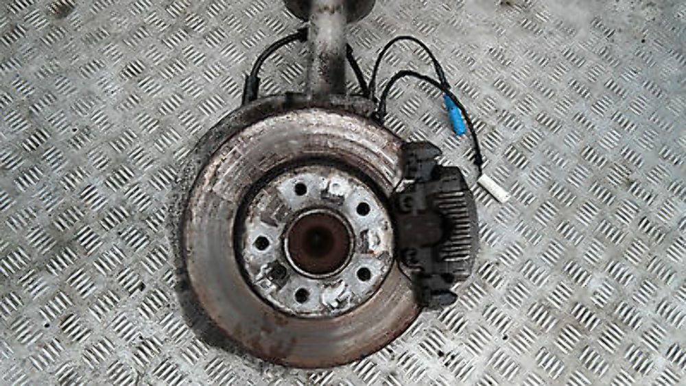 BMW E60 520d M47N2 FRONT LEFT N/S SPRING STRUT LEG SUSPENSION BRAKE CALLIPER