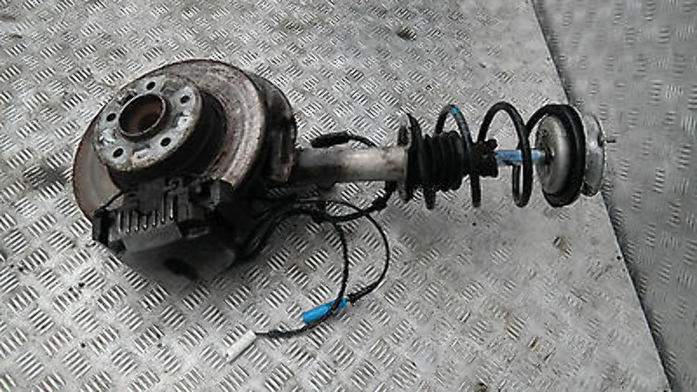 BMW E60 520d M47N2 FRONT LEFT N/S SPRING STRUT LEG SUSPENSION BRAKE CALLIPER