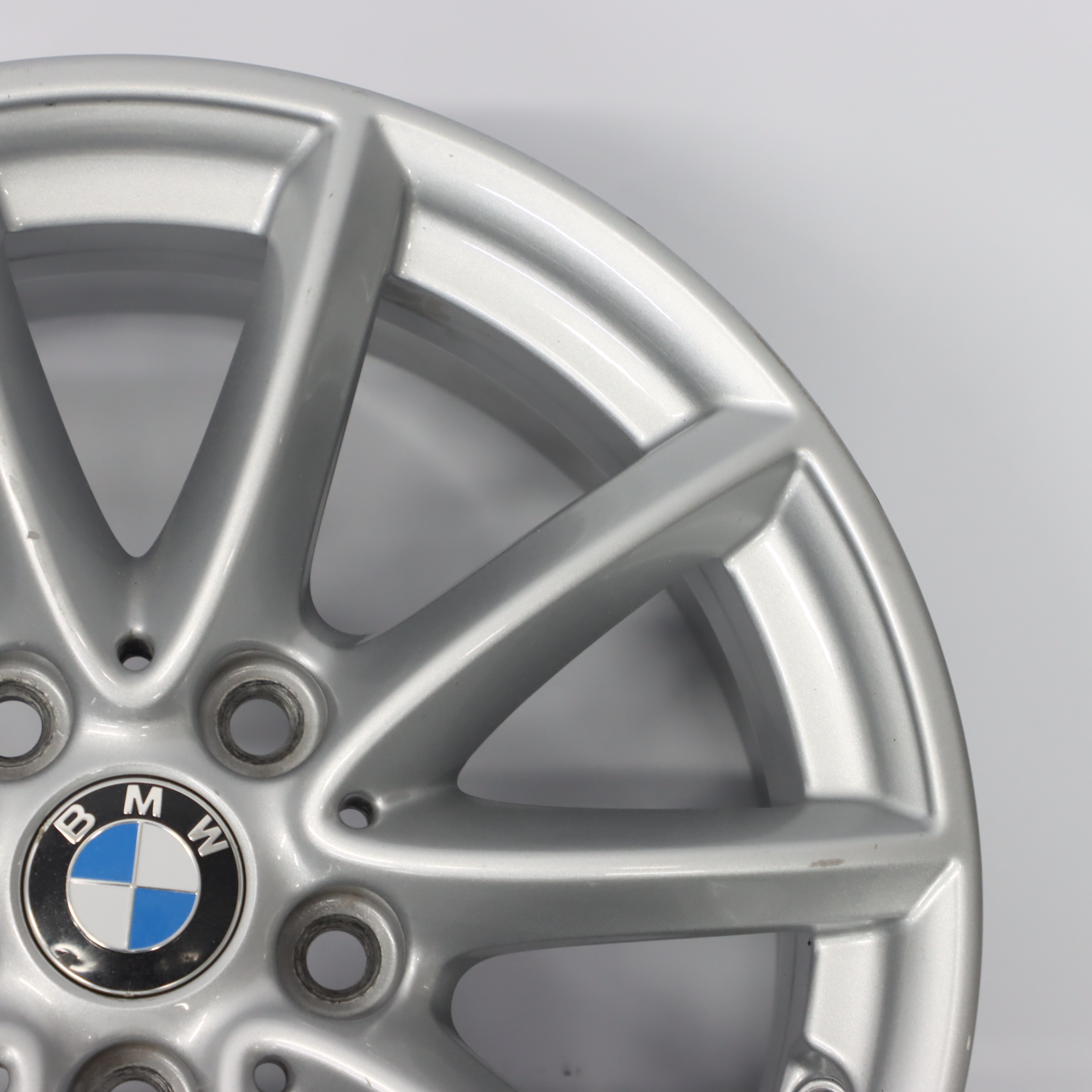 BMW F45 F46 Reflexsilber Silver Alloy Wheel Rim 16" V-spoke 471 ET:52 7J