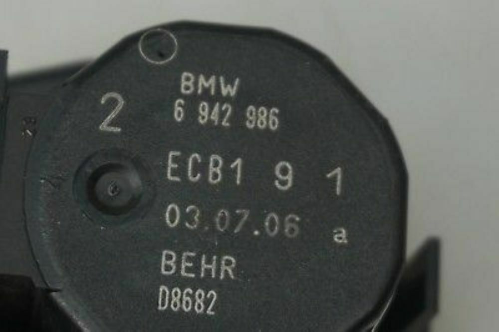 BMW 5 6 Series E60 E61 E63 E64 Fresh Air Right Recirculation Positioning Drive