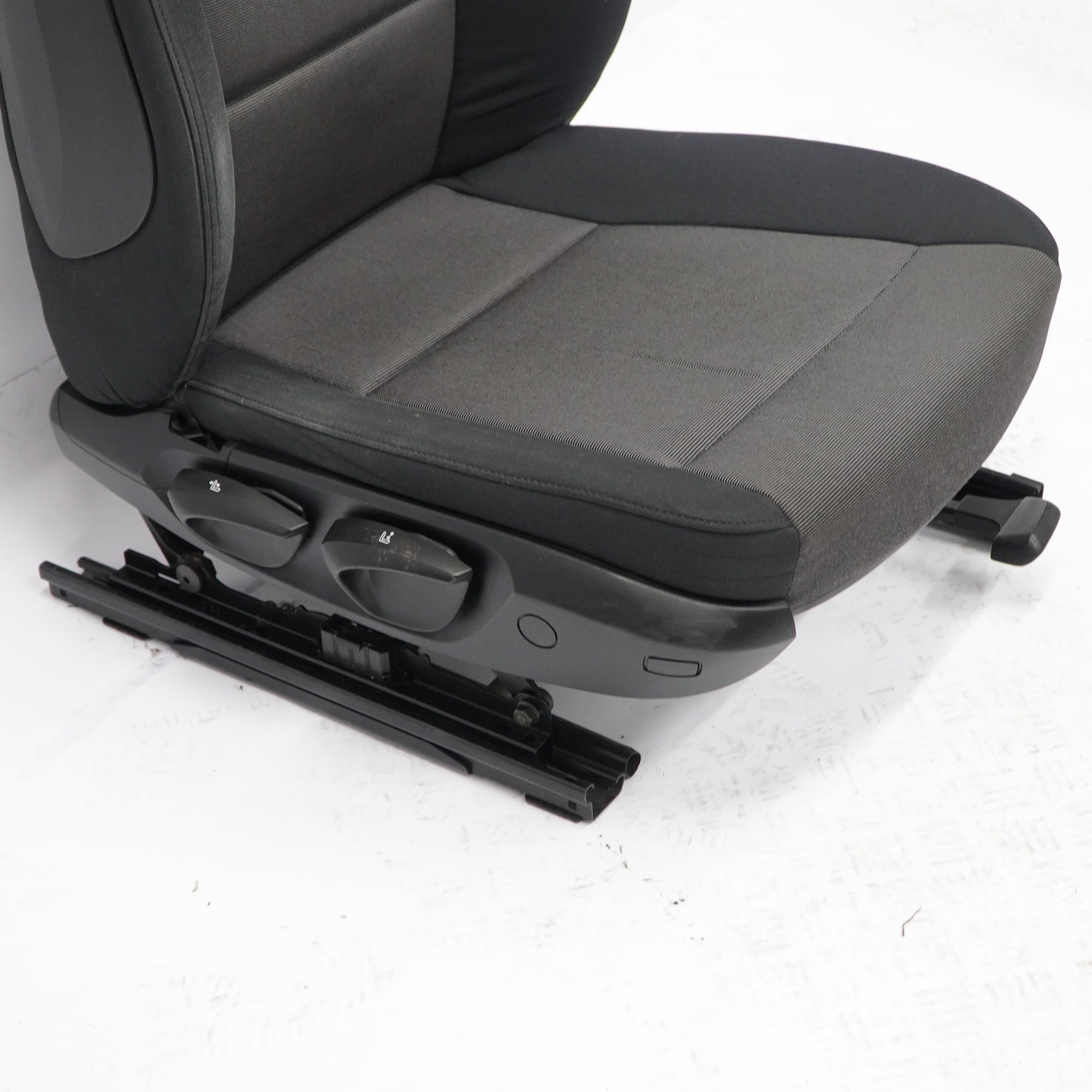 BMW E87 Front Right O/S Seat Cloth Fabric Moiré / Anthracite Interior