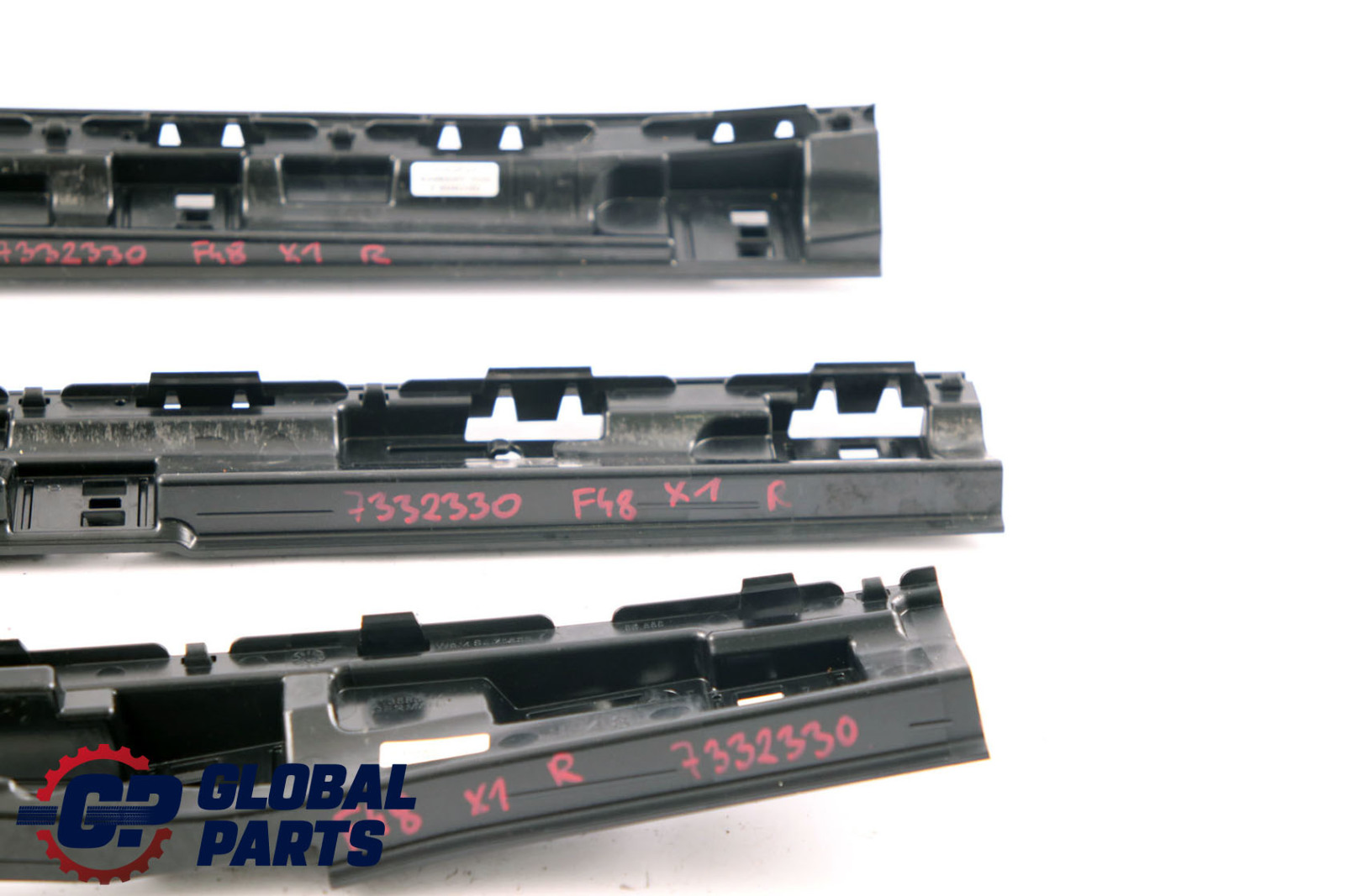 BMW X1 Series F48 Right O/S Side Skirt Sill Cover Holder Set 7332330