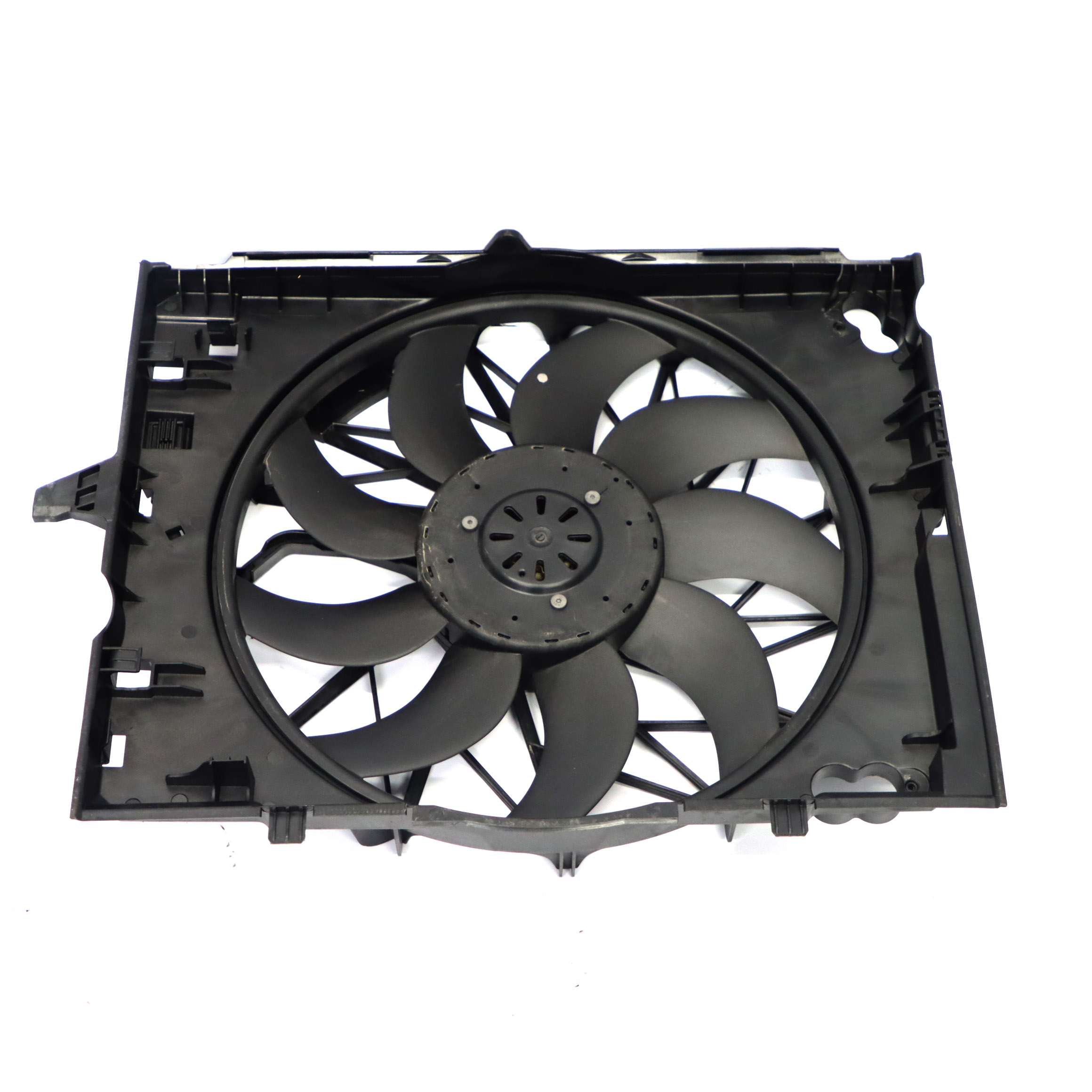 Radiator Fan BMW E60 E63 540i 550i 650i N62N Engine Radiator Fan Housing 600W