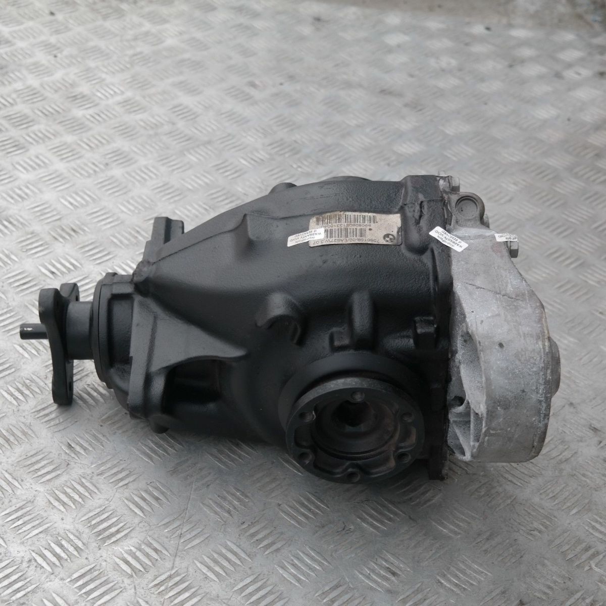 BMW E87 E90 318d 120d Differential Diff 3,07 ratio 7566169 7524307 WARRANTY