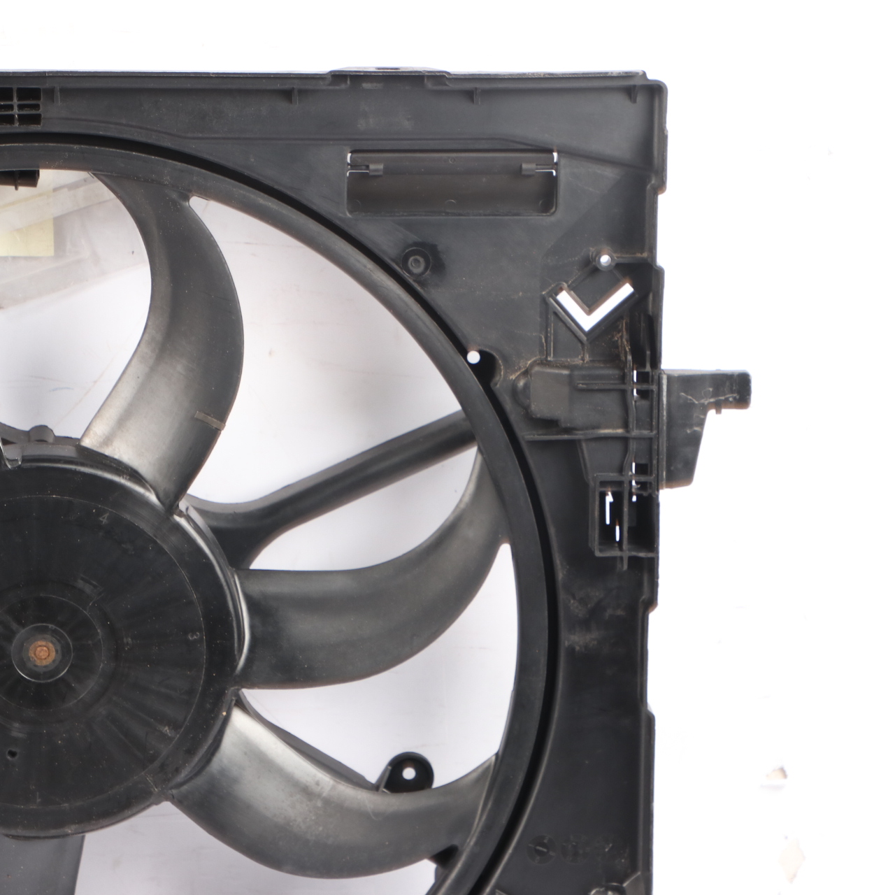 Radiator Fan BMW X5 F15 X6 F16 Engine Cooling Housing Fan 600W 7634467