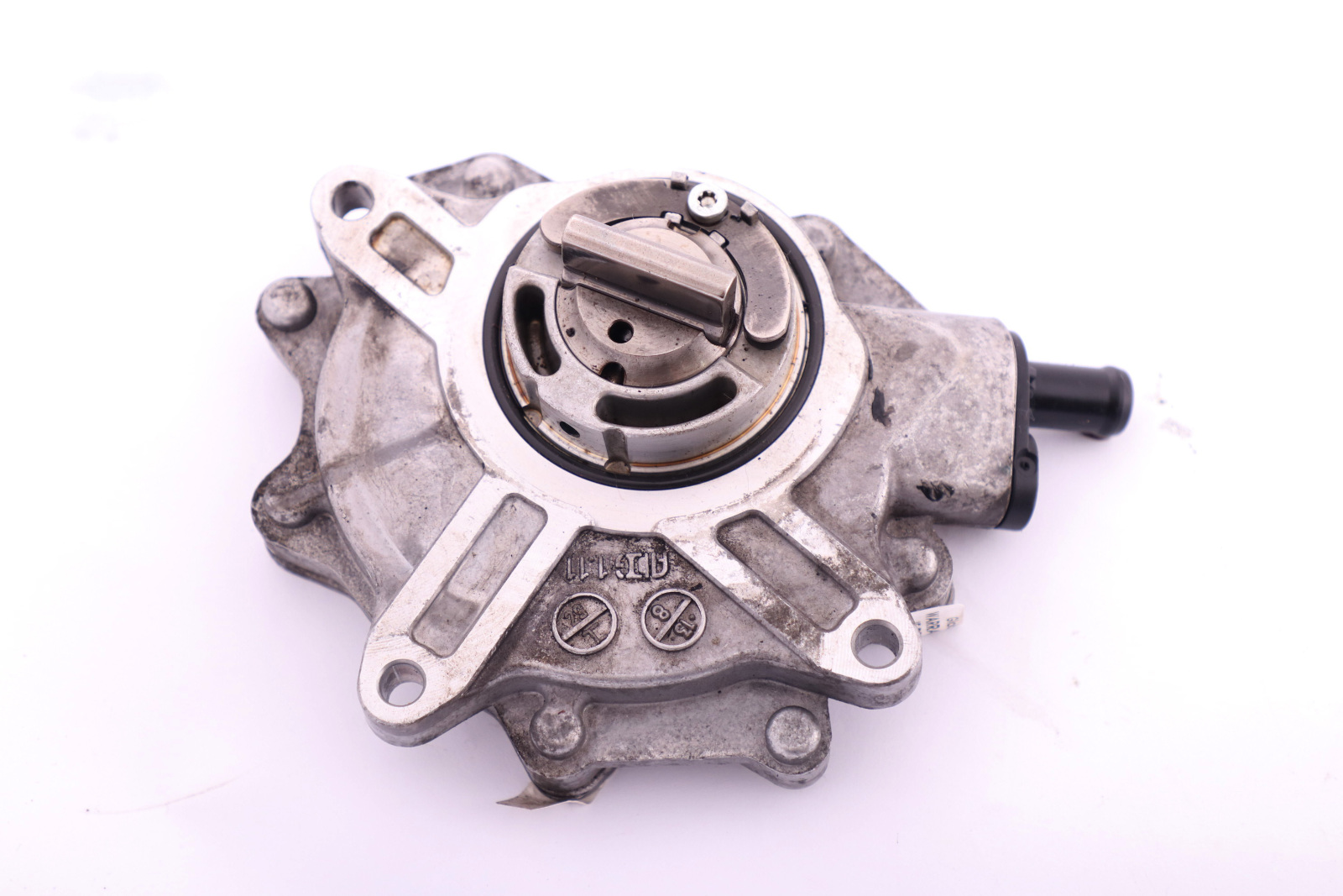 BMW E46 E60 E87 E90 Petrol N46 Cylinder head Vacuum pump 7635656