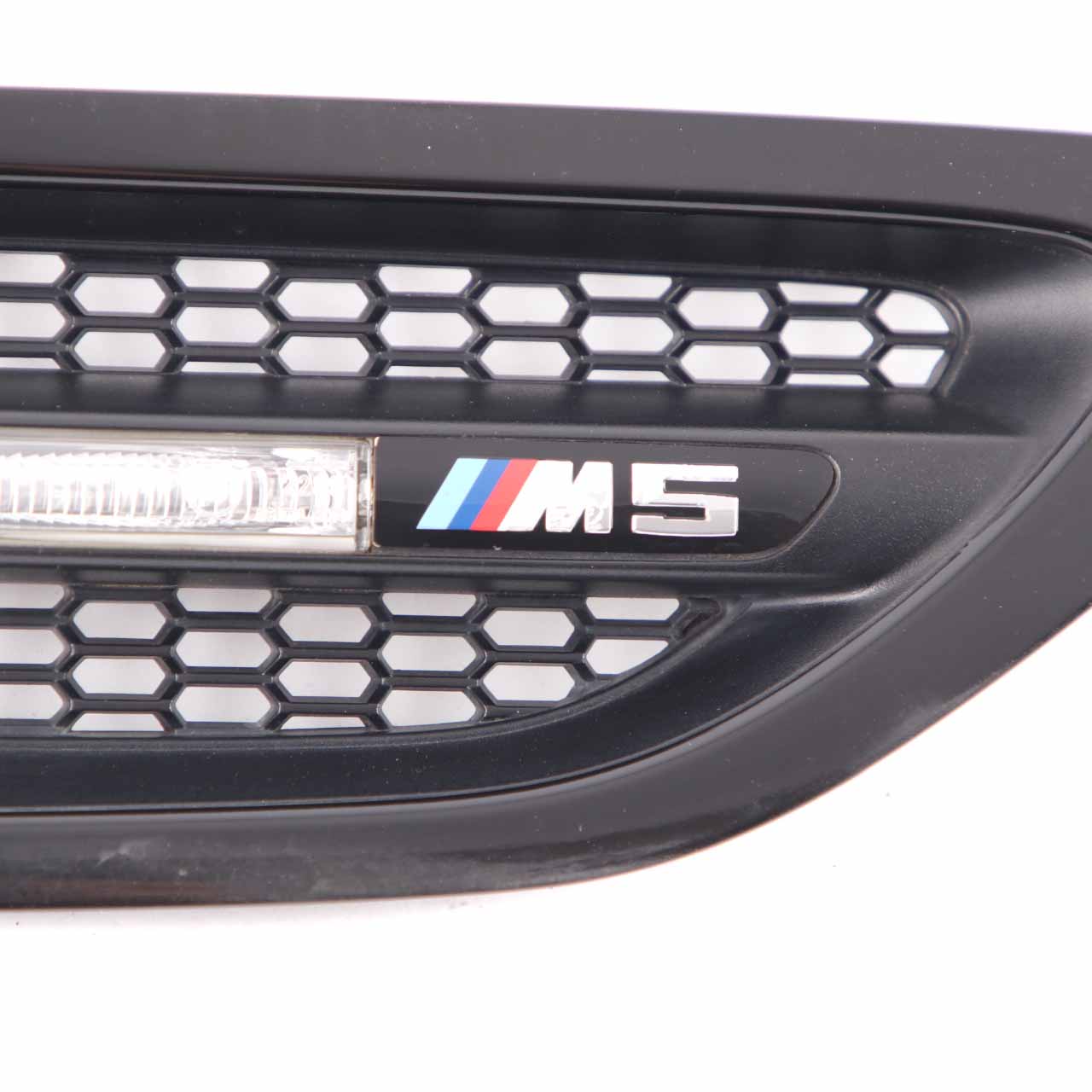 BMW F10 M5 Grille Side Panel Fender Indicator Vent Front Right O/S Black 7903880