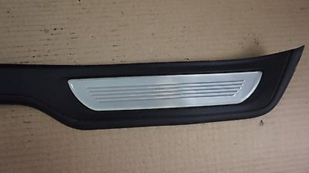 BMW 3 SERIES E90 E90N E91 E91N LCI M-Sport trim piece plate entry rear right O/S