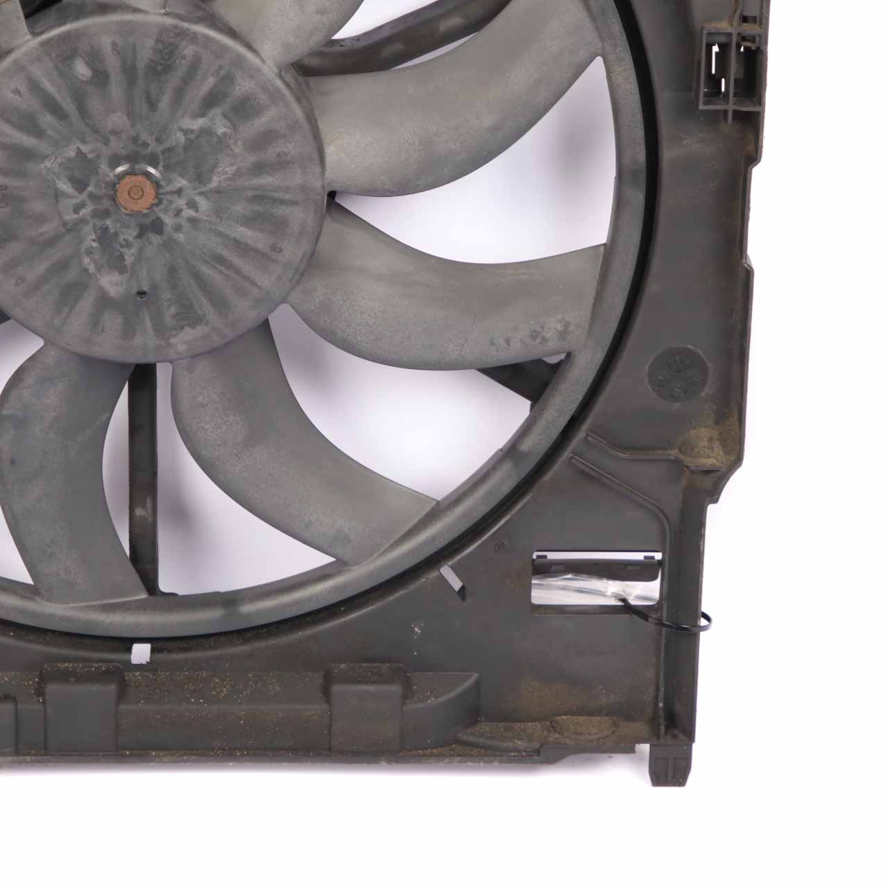 BMW X5 E70 Radiator Fan M57N2 N55 N57 Cooling Fan Shroud Housing 850W 7795757