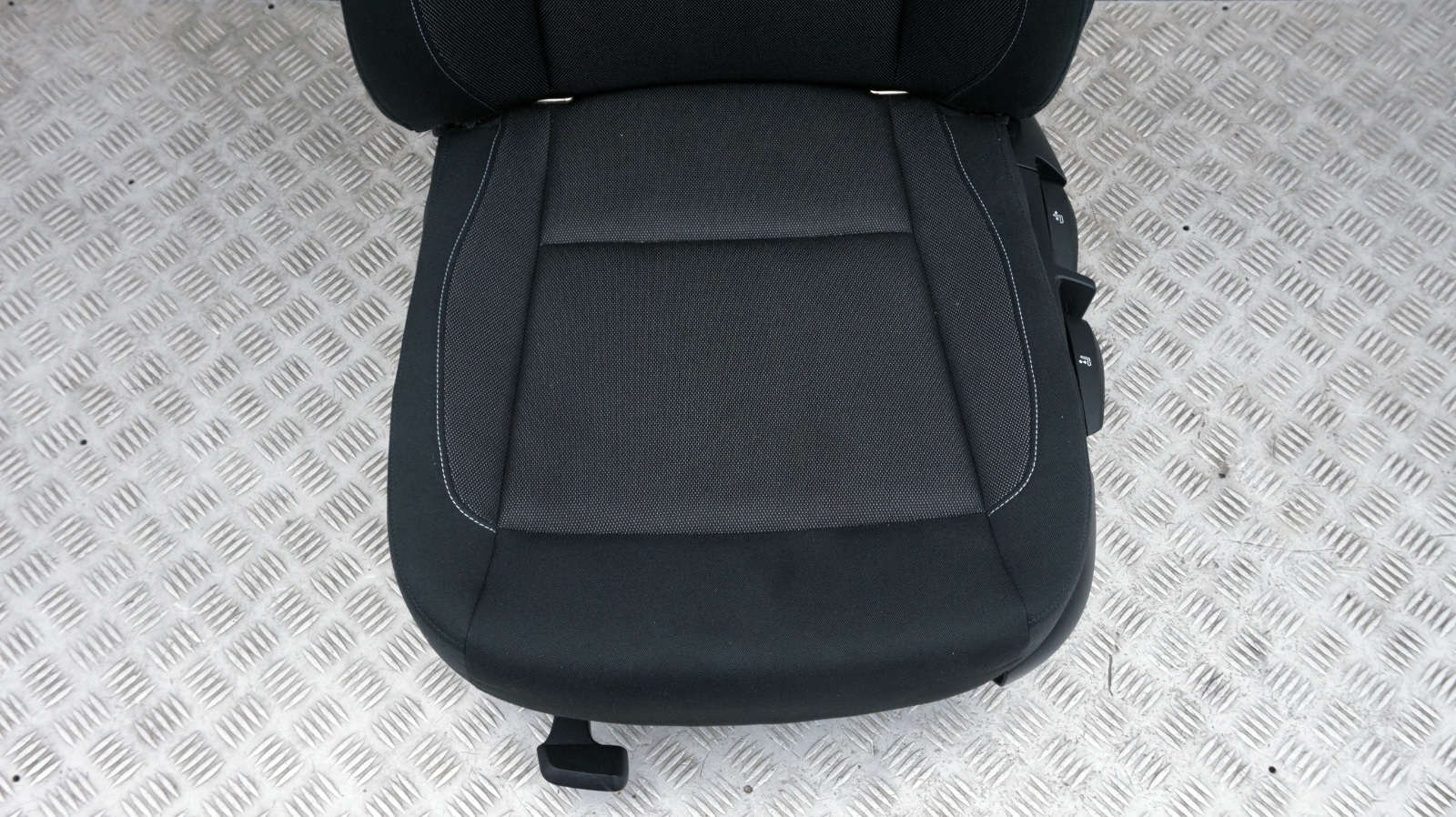 BMW 1 Series 1 E81 E82 Front Left N/S Cloth Fabric Side Seat Network Anthracite