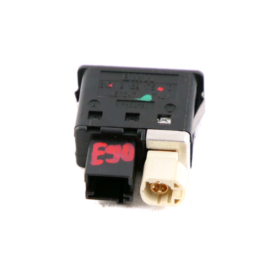 BMW 1 3 5 Series E60 E61 E81 E87 E90 E91 USB AUX In Socket Port Plug 9189175