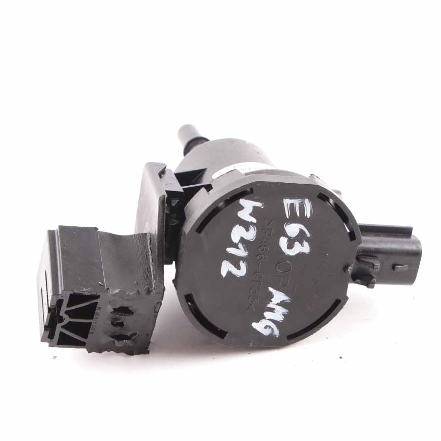 Mercedes W204 W212 Vacuum Solenoid Valve Pressure Converter AMG A0014760532