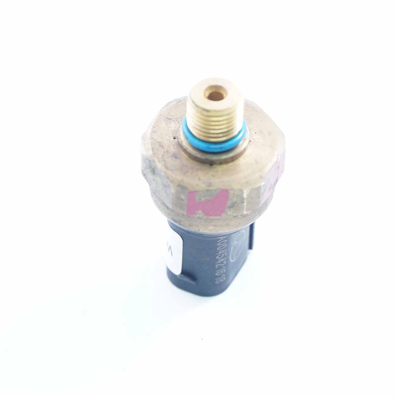 Mercedes W204 W211 W212 W906 Fuel Pressure Rail Sensor A0045421618