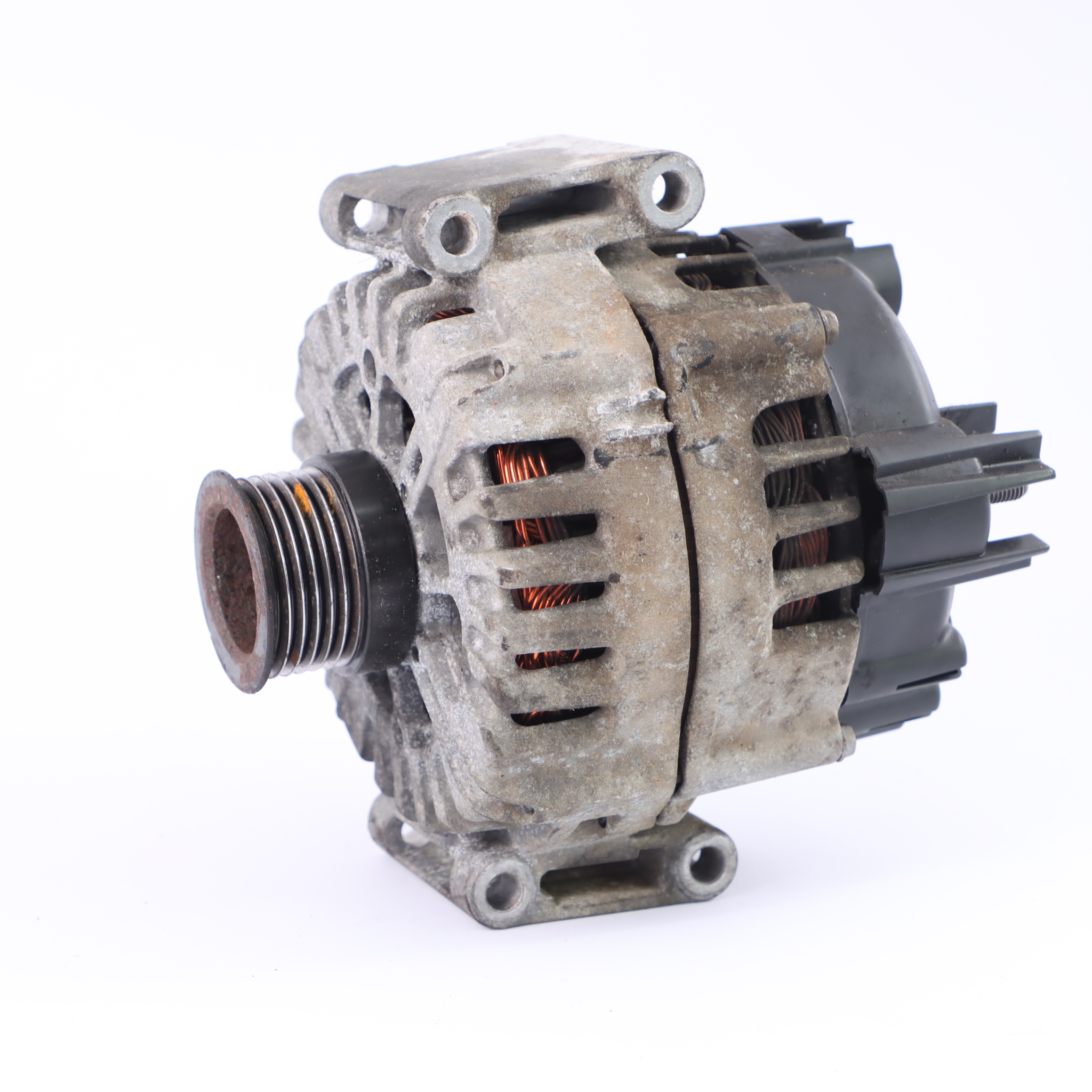 Alternator Mercedes W164 OM272 Engine  Alternator 180A 14V Valeo A0141540402