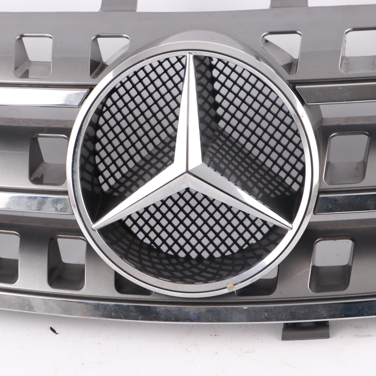 Mercedes W164 Front Radiator Grille AMG Trim Panel Silver Chrome A1648802585