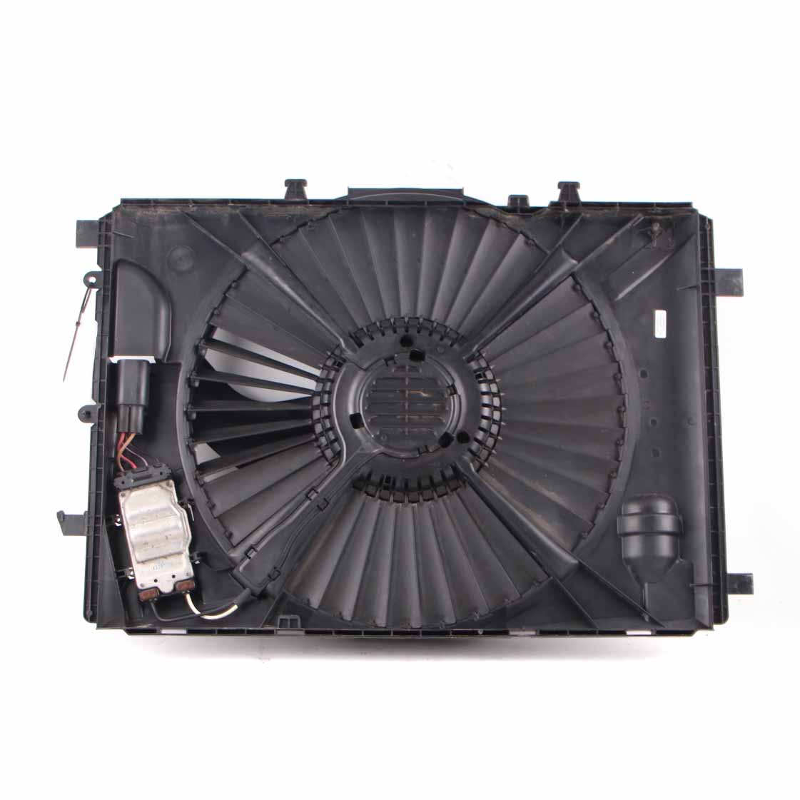 Mercedes W204 W212 Radiator Pack Engine Cooling Fan Shroud A2045000755