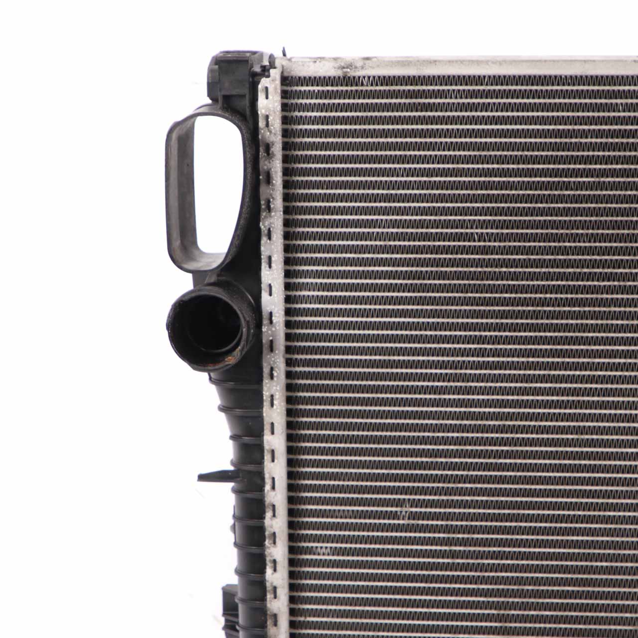 Mercedes W211 Engine Cooling Radiator Water Cooler A2115002004