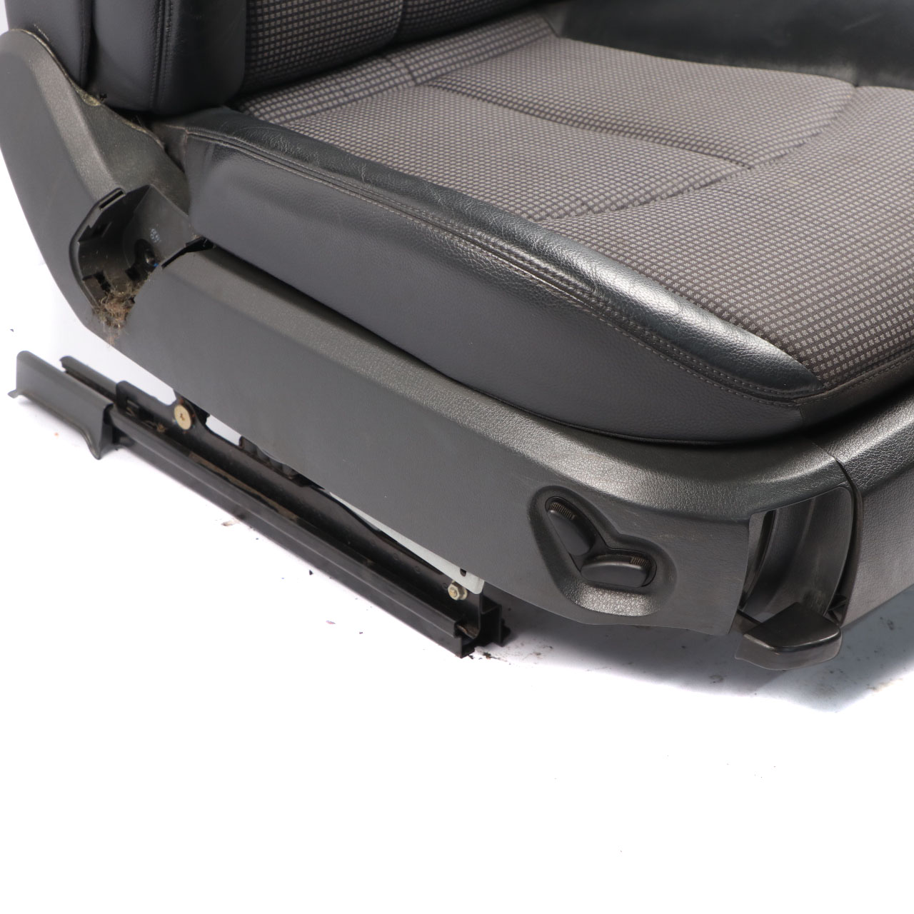 Mercedes W211 Cloth Leather Combination Front Right O/S Seat Black / Anthrazit