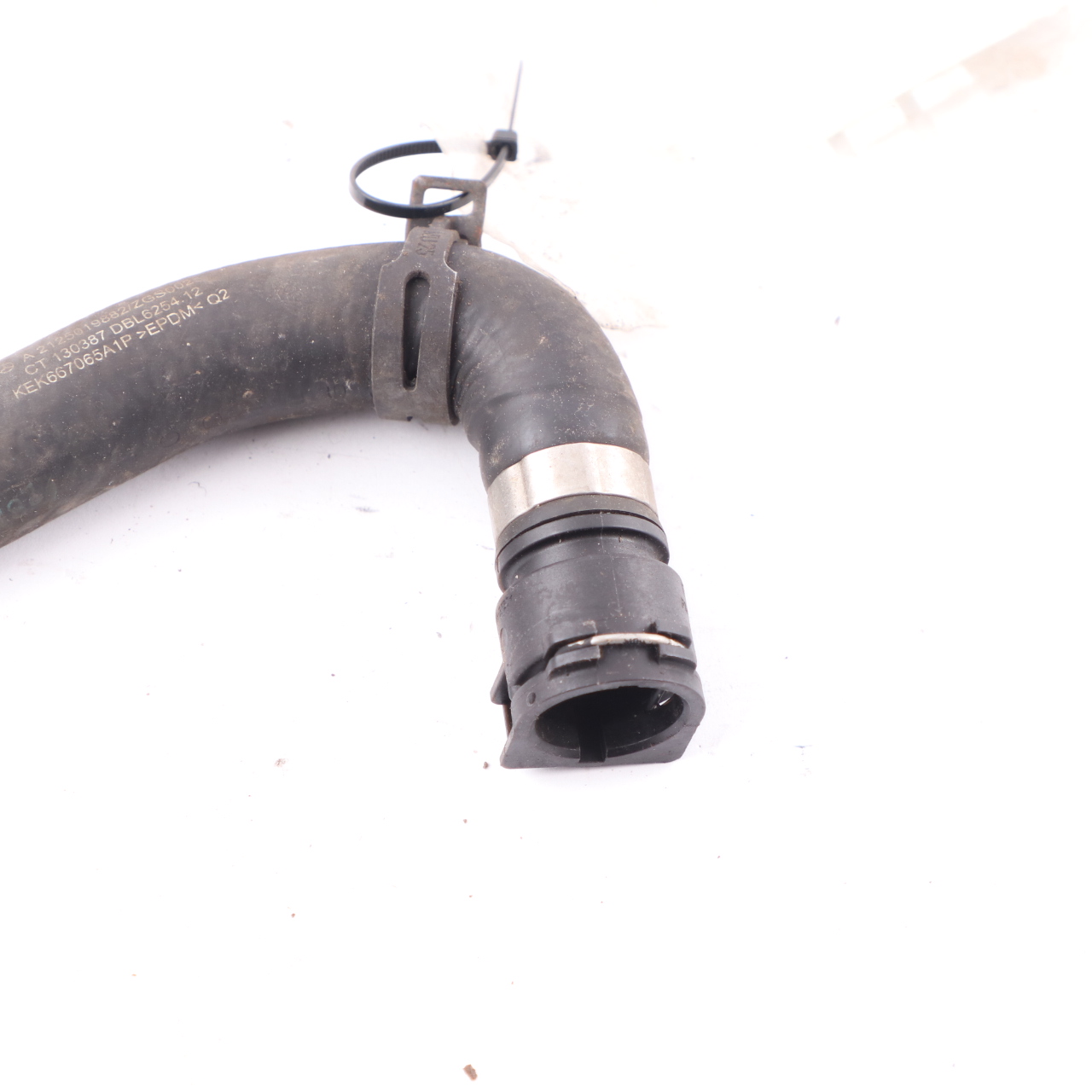 Mercedes W212 OM651 Water Pipe Engine Cooling Coolant Hose Line A2125019882