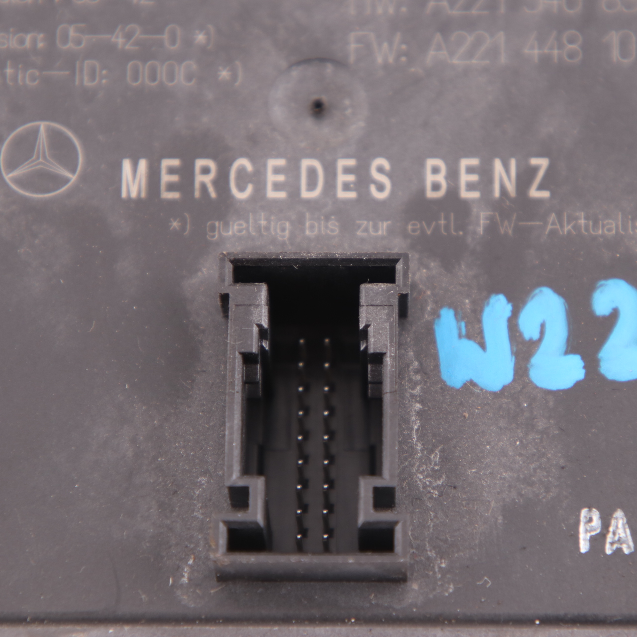 Mercedes W221 Gateway Control Unit Module ECU A2215408845