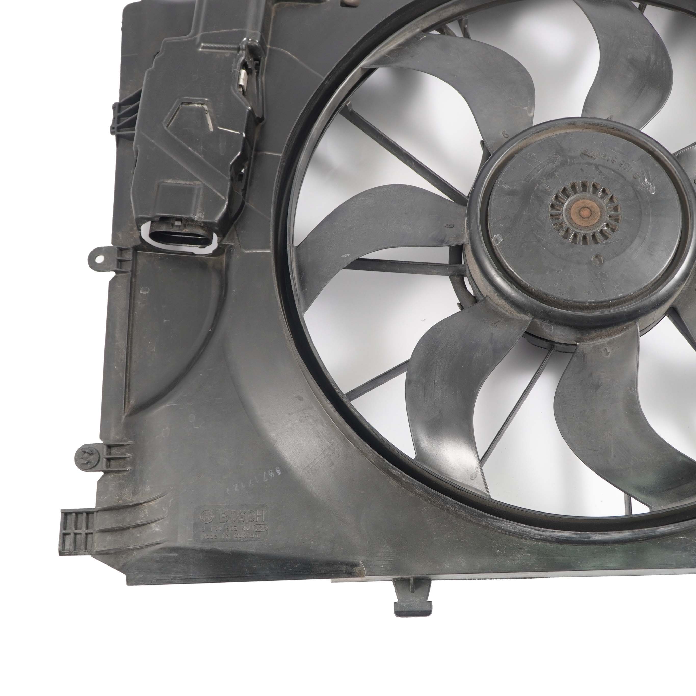 Mercedes-Benz A B W176 W246 Engine Cooling Radiator Blower Fan A2465000093