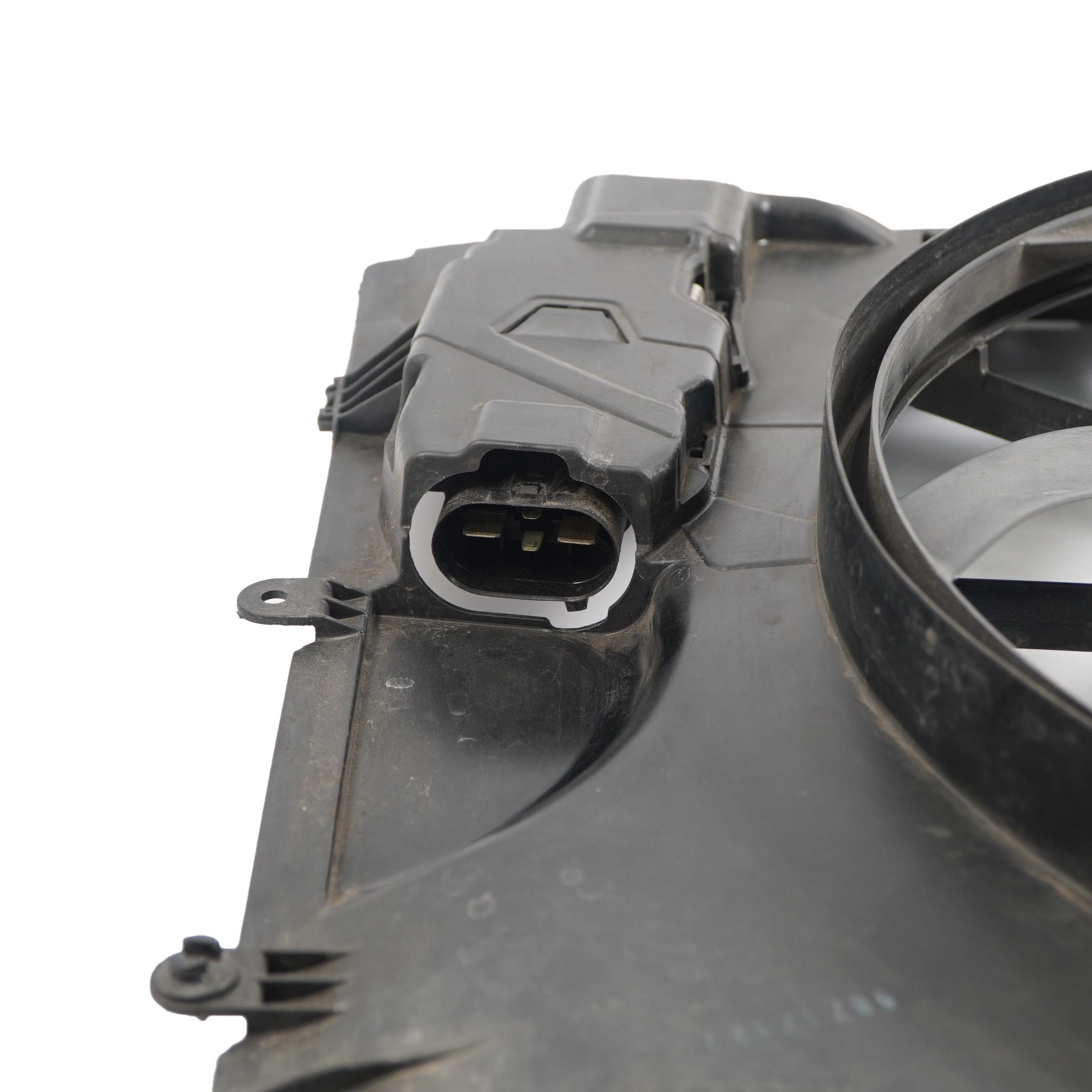 Mercedes-Benz A B W176 W246 Engine Cooling Radiator Blower Fan A2465000093