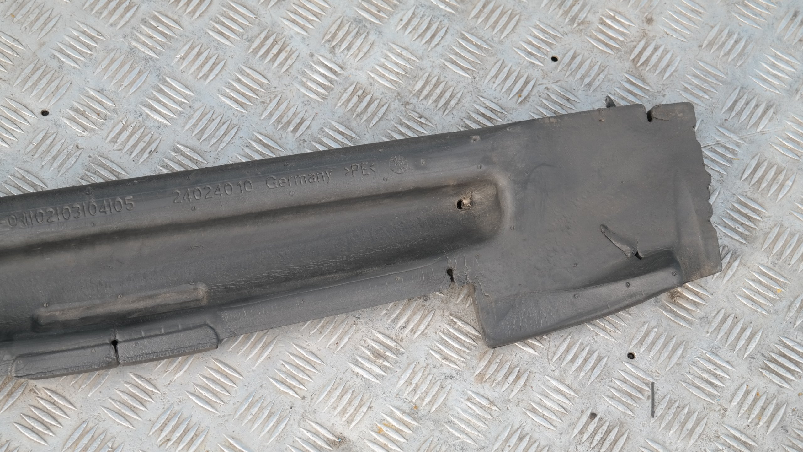 BMW MINI Cooper One R56 R56N LCi Rear Bumper Carrier Foam Component 2755611