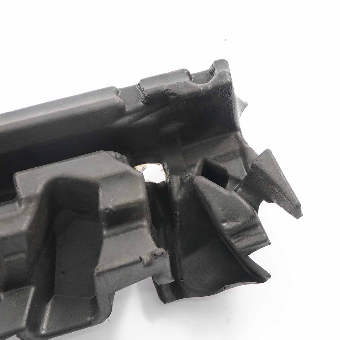 Engine Head Cover Mercedes W204 W221 Injector Foam Right O/S OM642 A6420160824